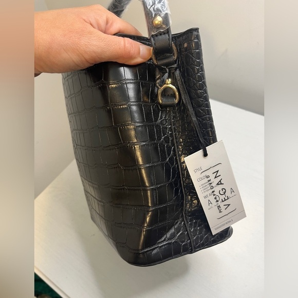 Aota Elena Bucket Bag Black Vegan Leather Crocodile Embossed-Crossbody Strap-NWT - Picture 11 of 11